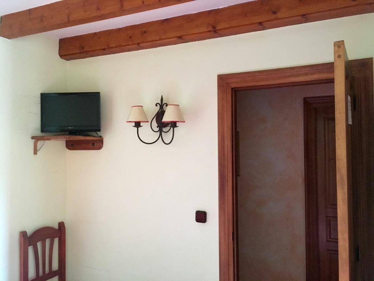 Hospedaje Casa Amalia เกเบดา ภายนอก รูปภาพ