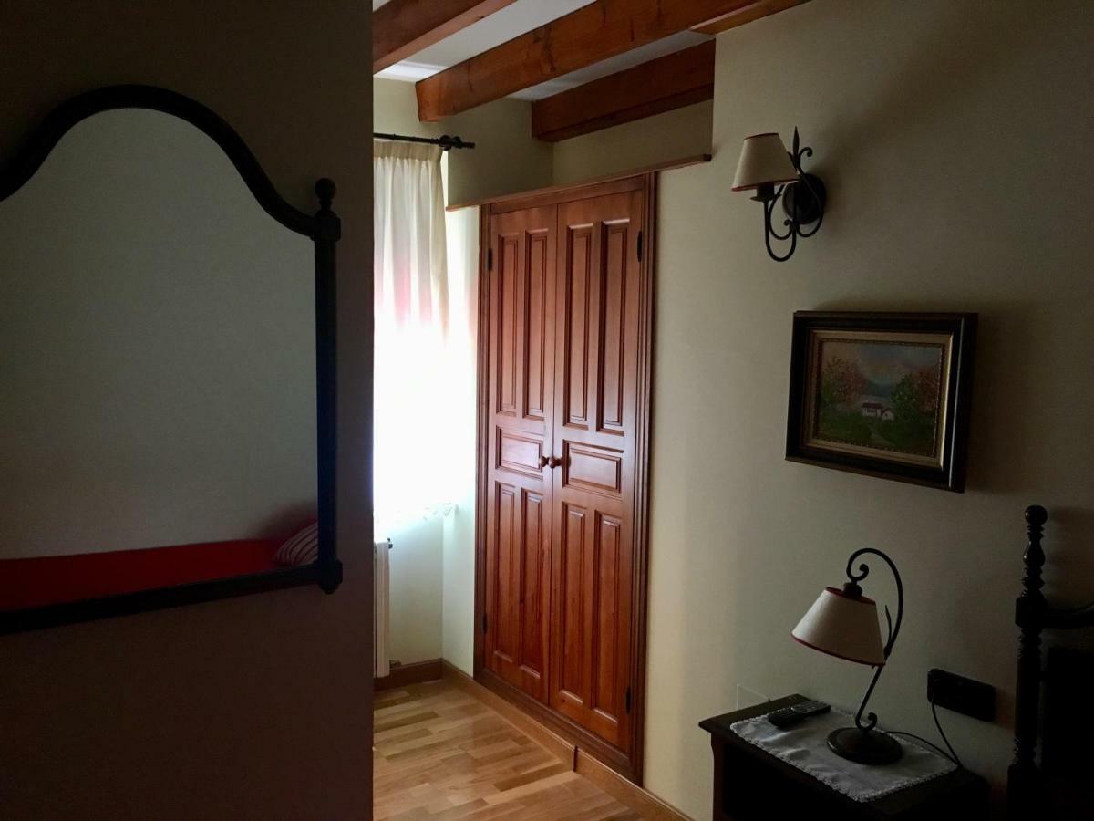 Hospedaje Casa Amalia เกเบดา ภายนอก รูปภาพ